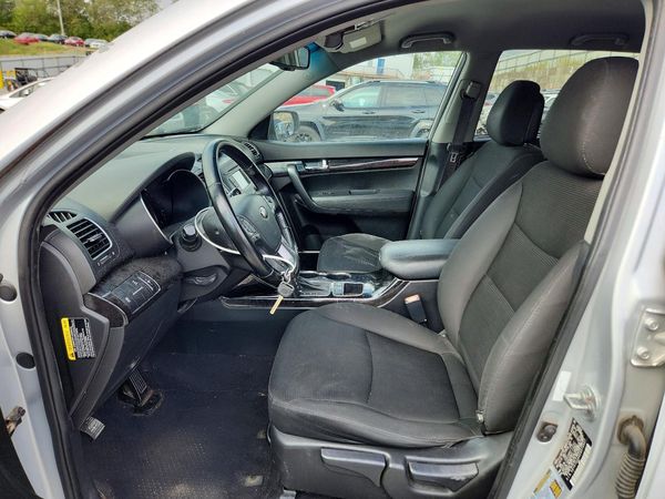 2014 KIA SORENTO — DENT