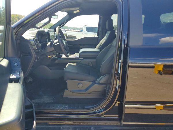 2025 FORD F150 STX