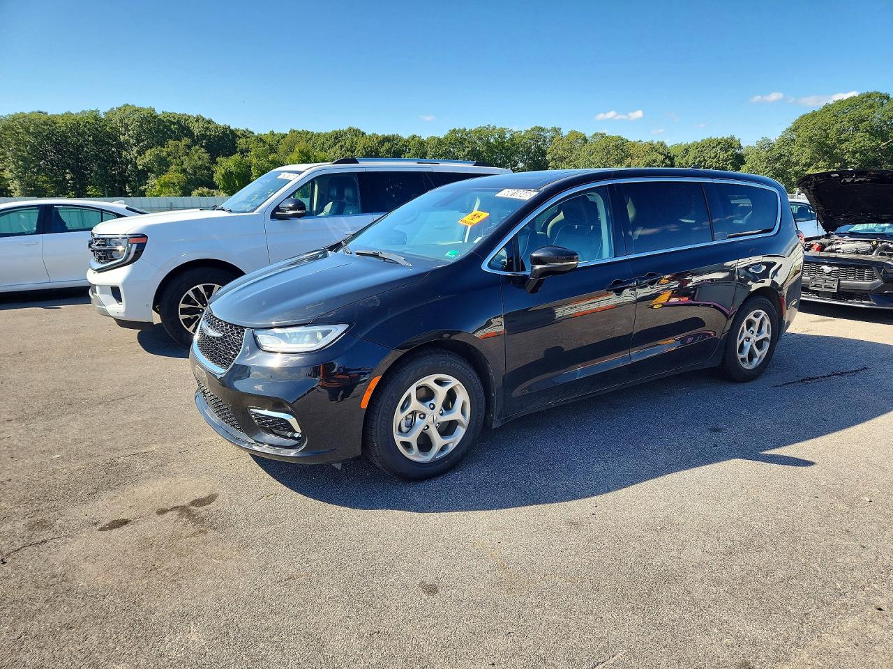 2024 CHRYSLER PACIFICA Limited