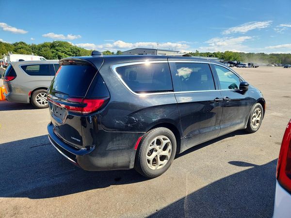 2024 CHRYSLER PACIFICA Limited