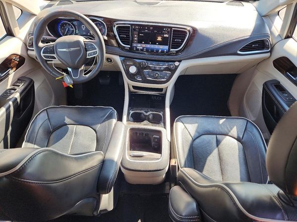 2024 CHRYSLER PACIFICA Limited
