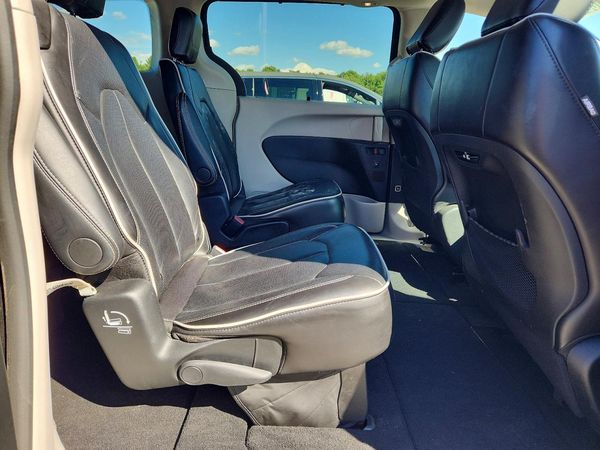 2024 CHRYSLER PACIFICA Limited
