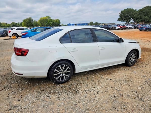 2017 VOLKSWAGEN JETTA SE