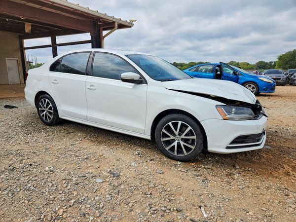 2017 VOLKSWAGEN JETTA SE