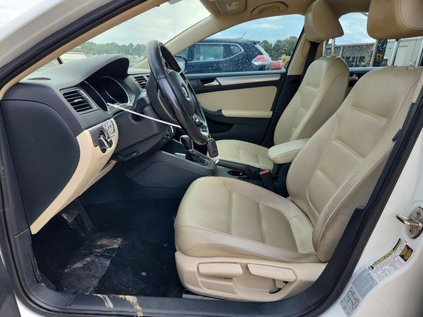 2017 VOLKSWAGEN JETTA SE