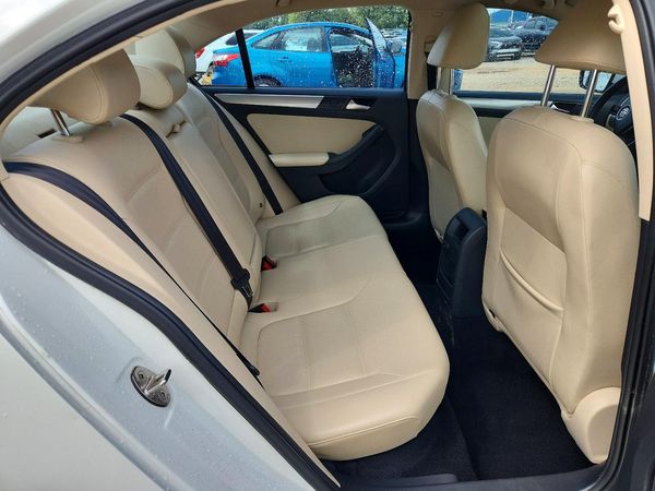 2017 VOLKSWAGEN JETTA SE
