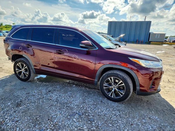 2018 TOYOTA HIGHLANDER