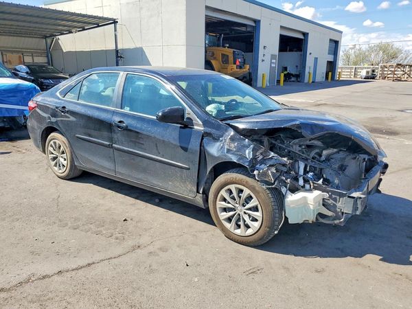 2017 TOYOTA CAMRY