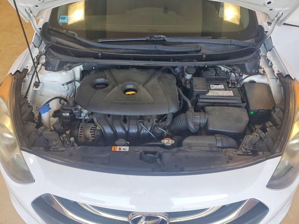2014 HYUNDAI ELANTRA STD, Style, Tech — Engine bay