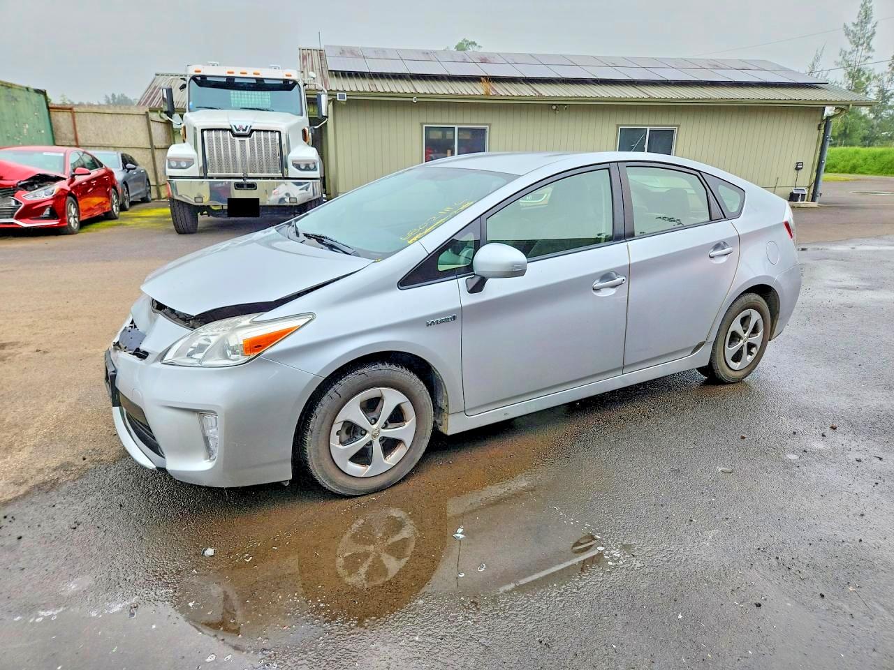 2013 TOYOTA PRIUS