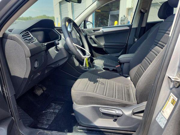 2022 VOLKSWAGEN TIGUAN S