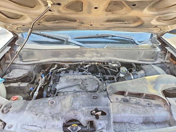 2012 HONDA PILOT EX-L — Engine bay