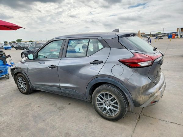 2022 NISSAN KICKS