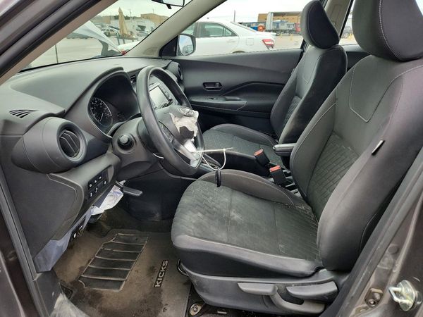 2022 NISSAN KICKS