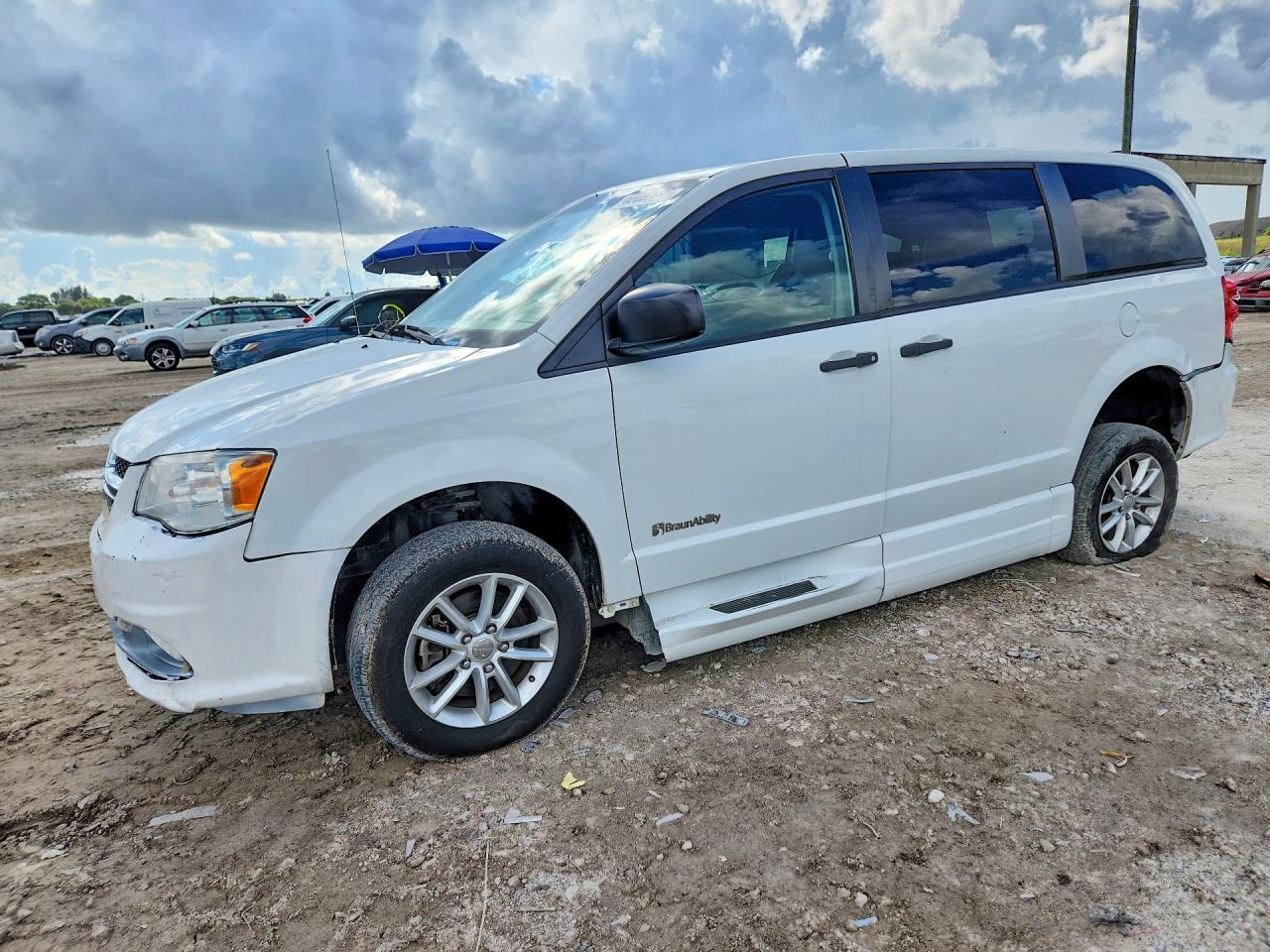 2019 DODGE GRAND CARAVAN SE