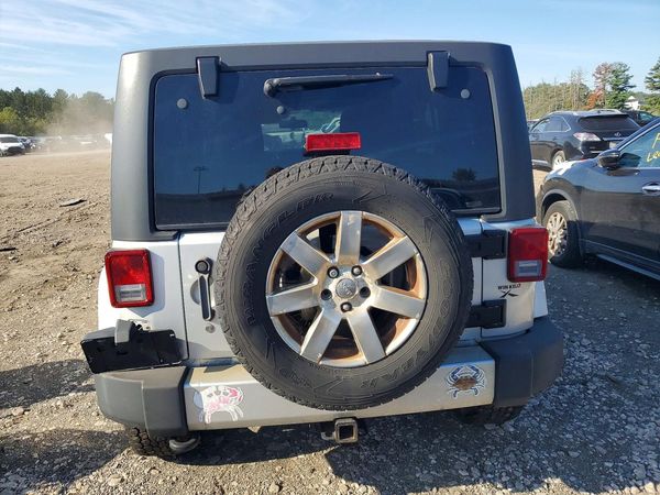 2012 JEEP WRANGLER Sahara