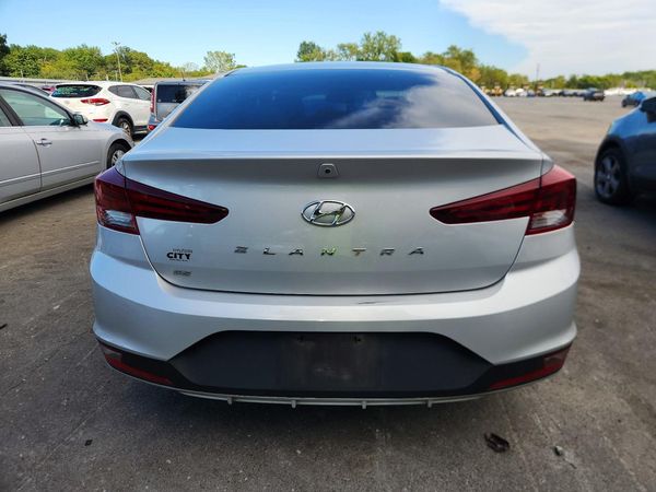 2019 HYUNDAI ELANTRA SE