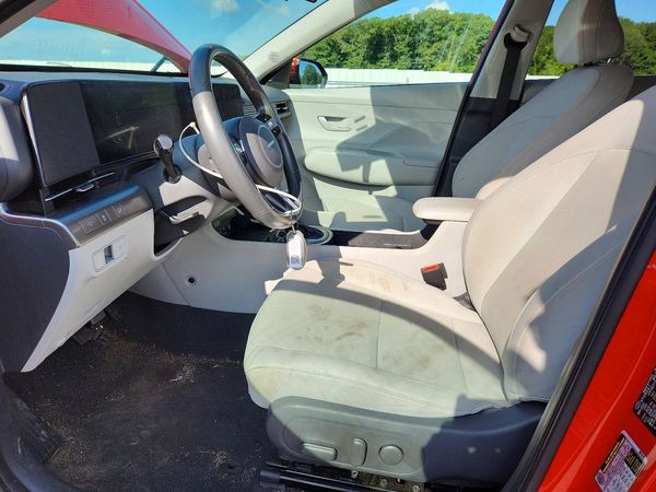2024 HYUNDAI KONA SE