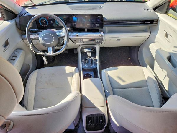 2024 HYUNDAI KONA SE