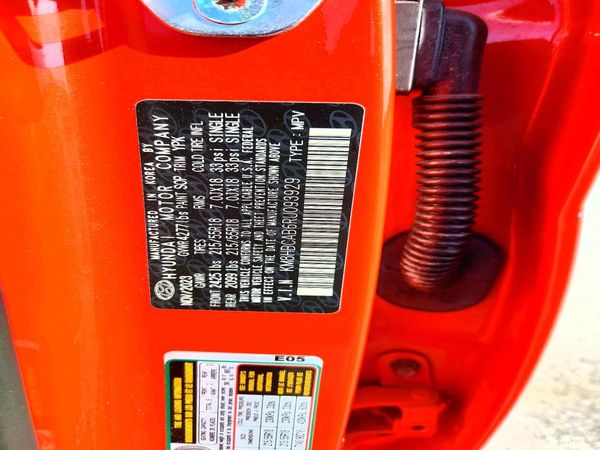 2024 HYUNDAI KONA SE