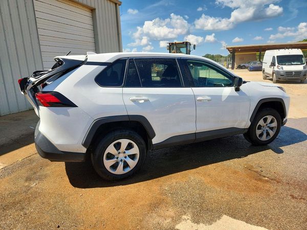 2023 TOYOTA RAV4 LE