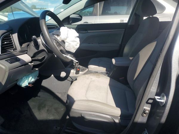 2017 HYUNDAI ELANTRA — DENT