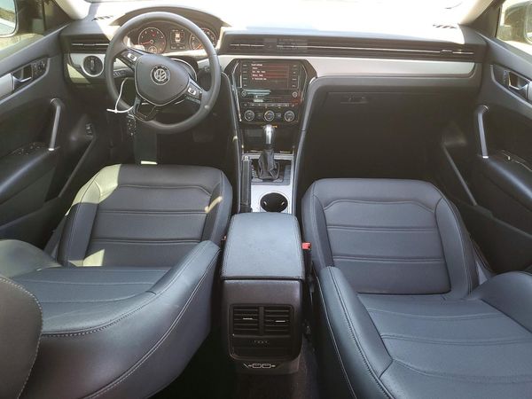 2021 VOLKSWAGEN PASSAT