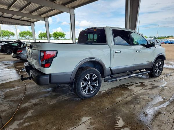 2021 NISSAN TITAN Crew Cab