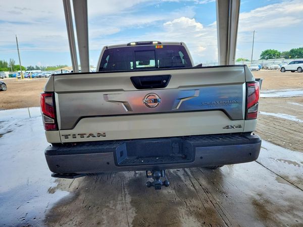 2021 NISSAN TITAN Crew Cab