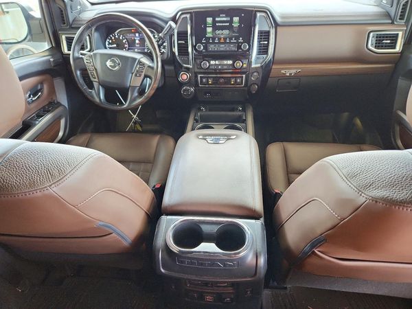 2021 NISSAN TITAN Crew Cab