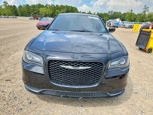 2018 CHRYSLER 300