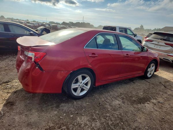 2014 TOYOTA CAMRY
