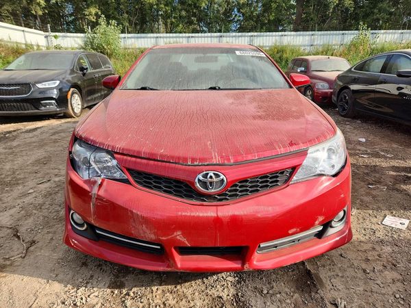 2014 TOYOTA CAMRY
