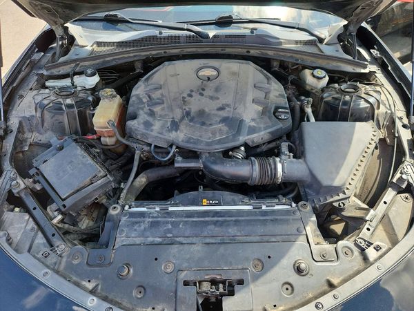 2019 CHEVROLET CAMARO 1LS/1LT — Engine bay