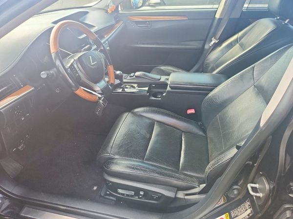 2013 LEXUS ES 300h