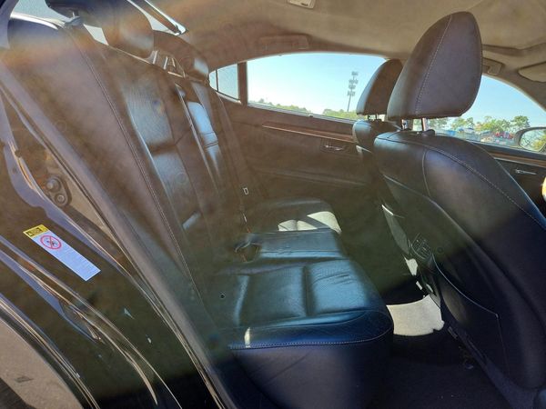 2013 LEXUS ES 300h