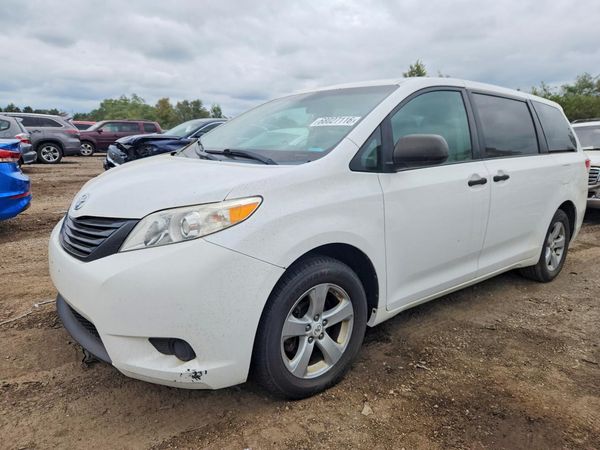 2012 TOYOTA SIENNA