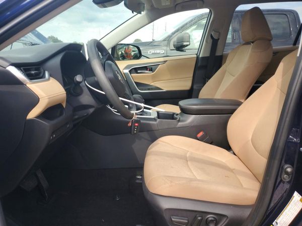 2025 TOYOTA RAV4 XLE — DENT
