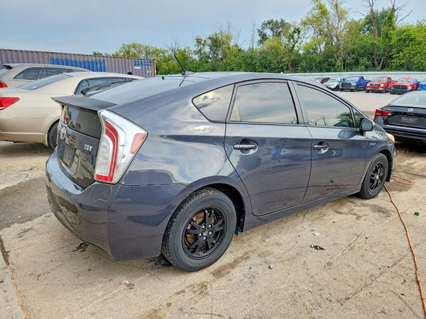 2013 TOYOTA PRIUS
