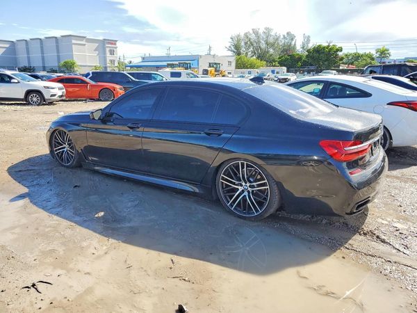 2016 BMW 750