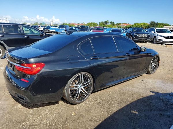 2016 BMW 750
