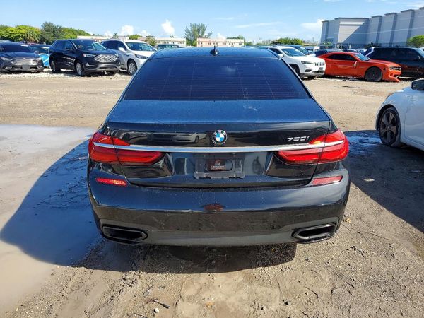 2016 BMW 750