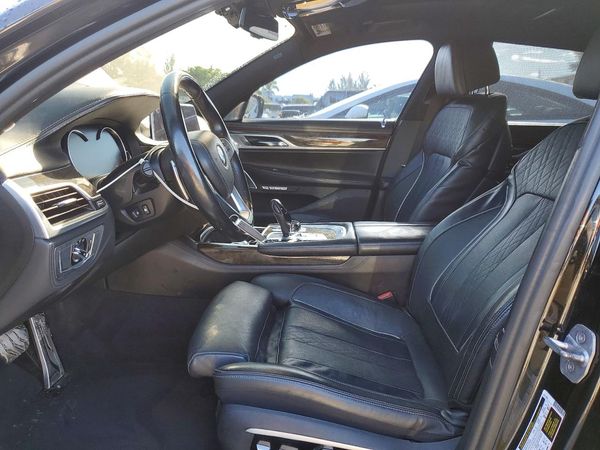 2016 BMW 750