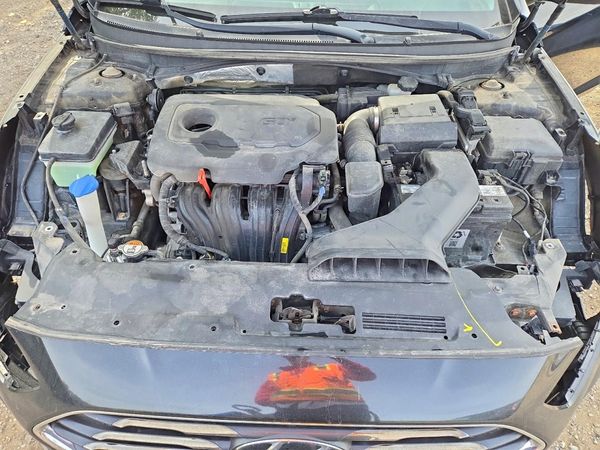 2018 HYUNDAI SONATA — Engine bay