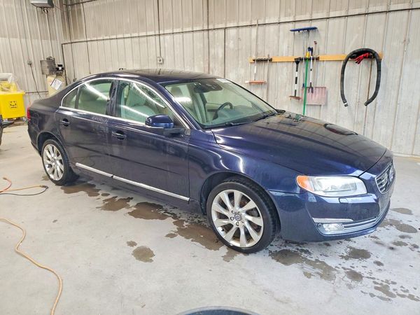 2015 VOLVO S80 Platinum (non R design) — Passenger 3/4