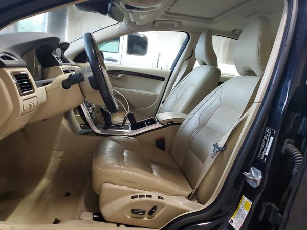 2015 VOLVO S80 Platinum (non R design) — DENT
