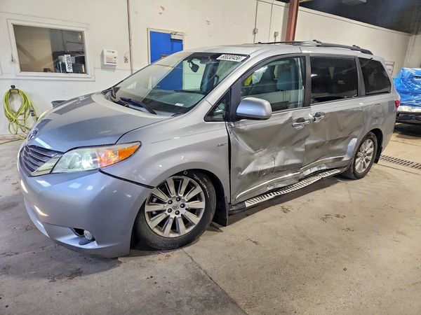 2016 TOYOTA SIENNA