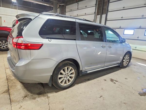 2016 TOYOTA SIENNA
