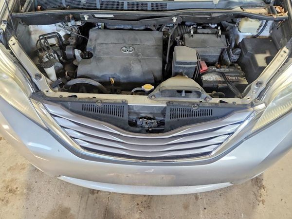2016 TOYOTA SIENNA