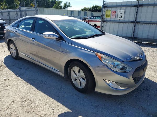 2013 HYUNDAI SONATA Hybrid / Hybrid Limited